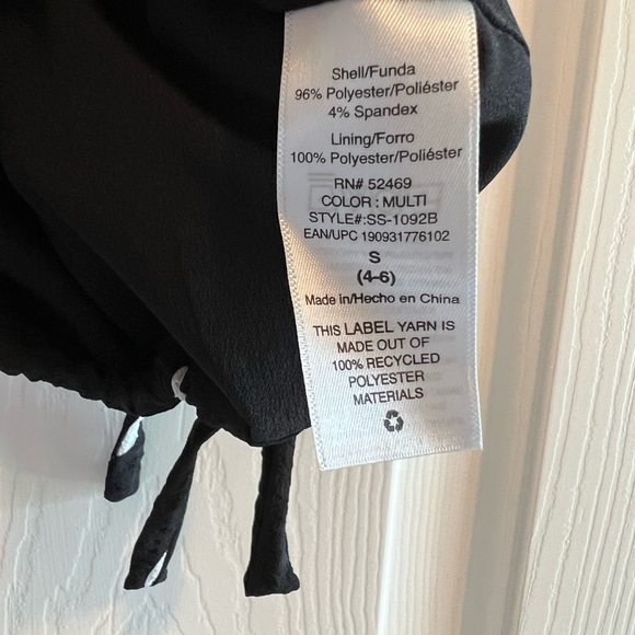 Sleeveless flutter strap polka dot cinch waste top - Picture 4 of 4